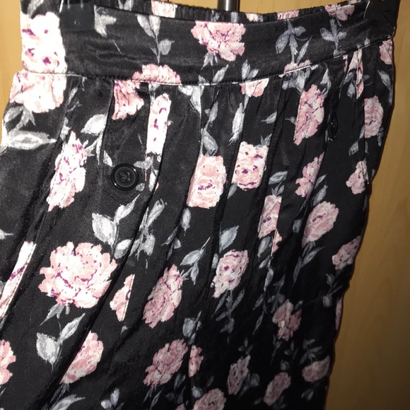Dressy floral wide leg satin feel pants - Picture 4 of 7